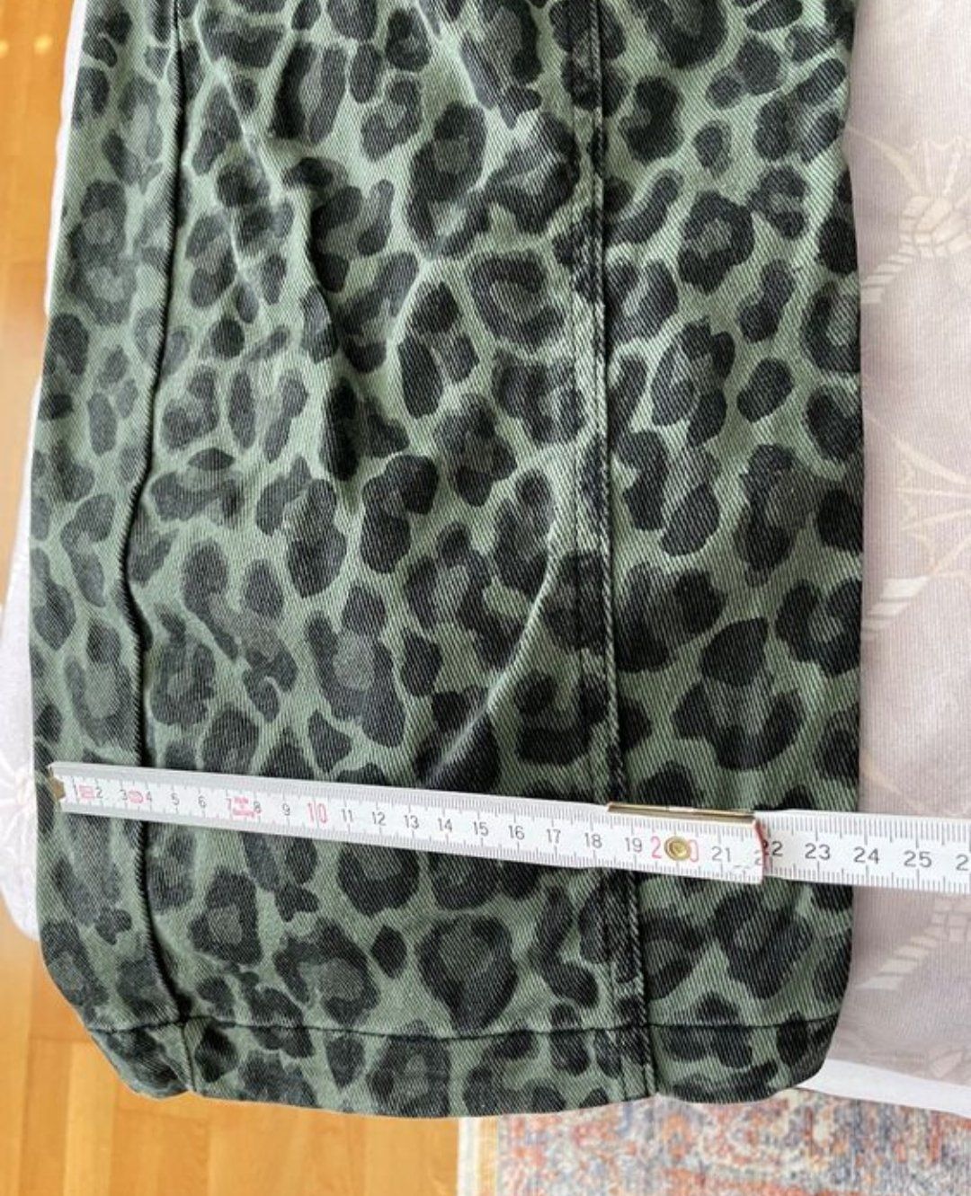 Pull&Bear Pantaloni: Cargohose Leopardenmuster Gr. 34 – Usato da Näfels venduto da CH.Kchlineknopf 6