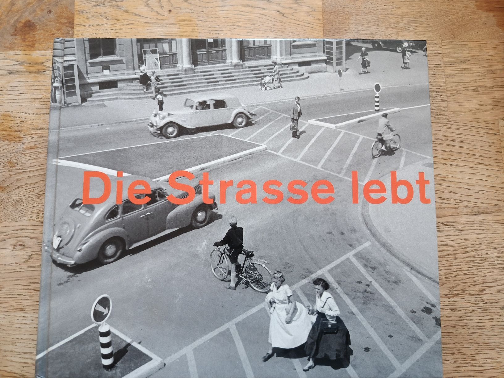 Bücher: Buch "Die Strasse lebt" oldtimer in der Schweiz ...  – Gebraucht aus Bex von Canouille