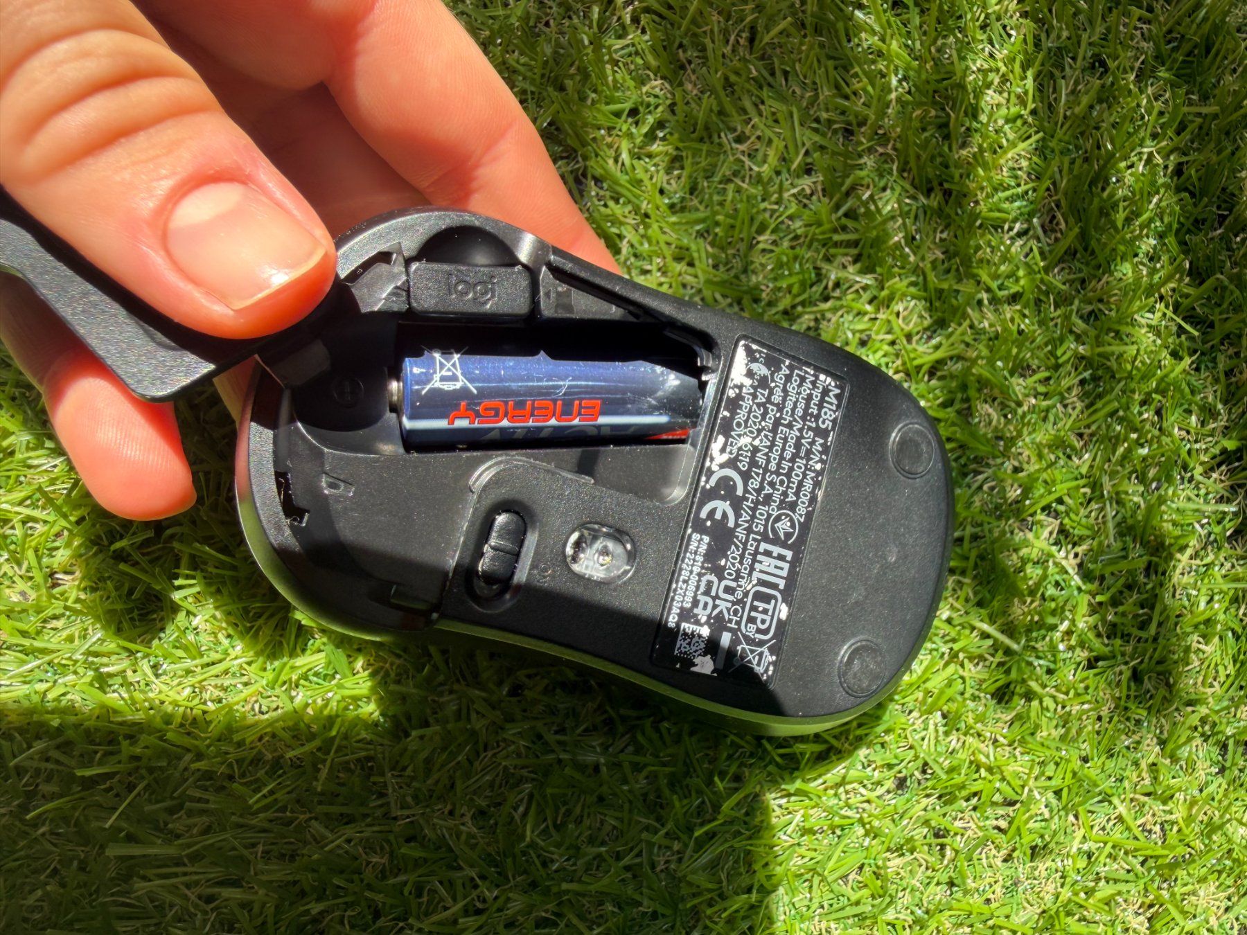 Logitech Mouse: Logitech M185 Kabellose Maus Grau – Usato da Riehen venduto da ann_76jw 9
