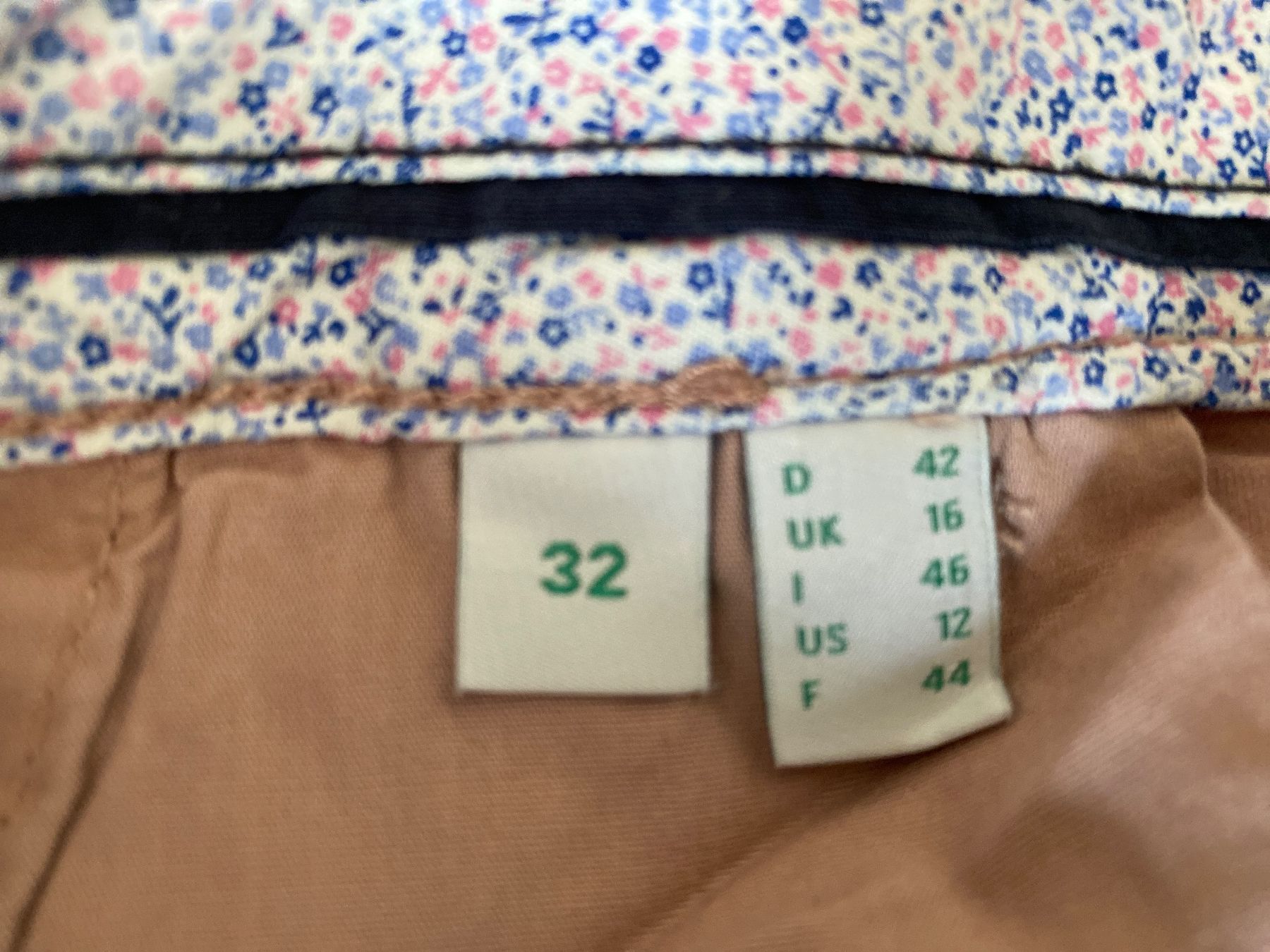 Esprit Pantaloni: Esprit Chino Hose 42 – Usato da Bleienbach venduto da Dbeno 1