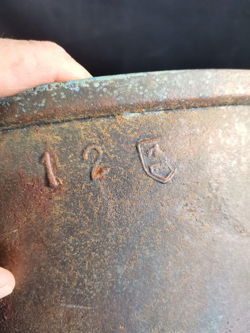 Töpfe: Gusseisentopf, Bronze Topf, Bronce Topf? Eisentopf, Gusstopf – Gebraucht aus Wiedlisbach von materialkreislauf 5