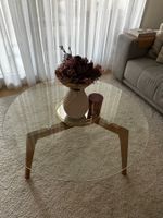 Round coffee table glass top wood legs excellent conditions