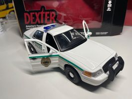Ford Crown Victoria Police aus der TV-Serie "Dexter" 1/24