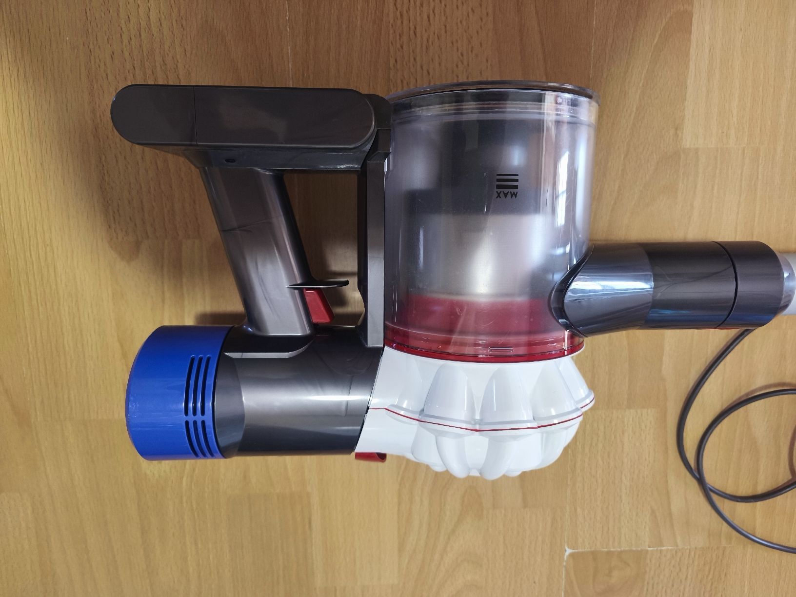 Dyson Aspirapolveri & Accessori: Dyson V7 (Modell SV11) – Usato da Altbüron venduto da Theo_Dotus 1