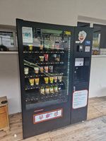 Verkaufsautomat für Snacks & Instant-Gerichte