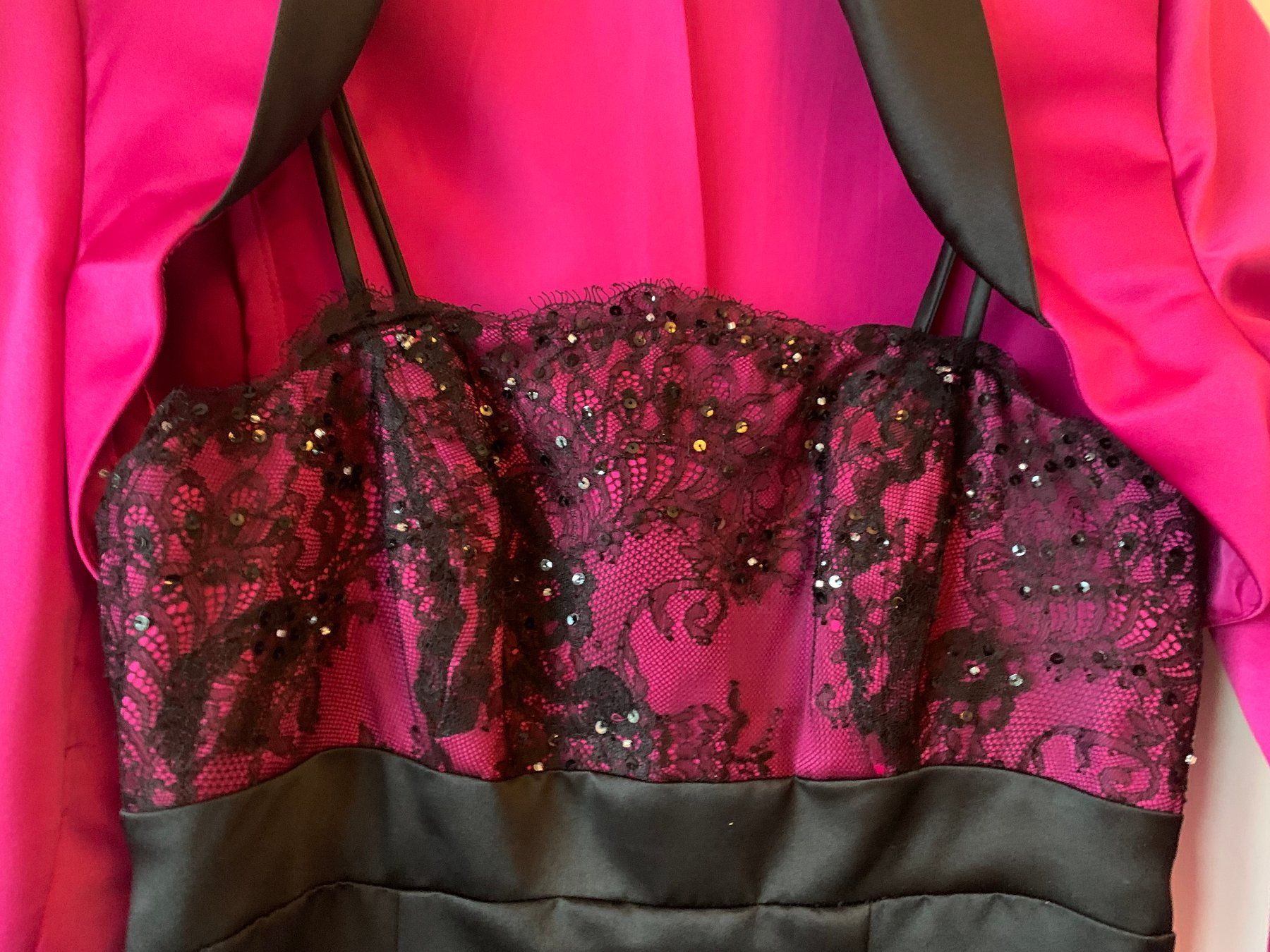 Kleider: Robe de cocktail, robe de soirée ou mariage satinée – Neu (gemäss Beschreibung) aus Colombier NE von Nikkon 1