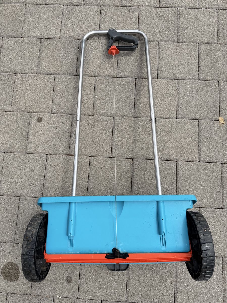 Altro in Utensili da giardino: Gardena Streuwagen – Usato da Flurlingen venduto da NatDrake 2