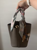 Hermes’s Picotin size 18 Farbe étoupe gold hardware 