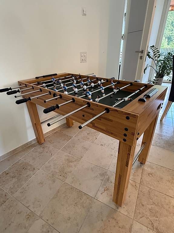 Giochi: Töggelikasten 121x61cm Holz – Nuovo (secondo la descrizione) da Zürich venduto da fab_k6zw
