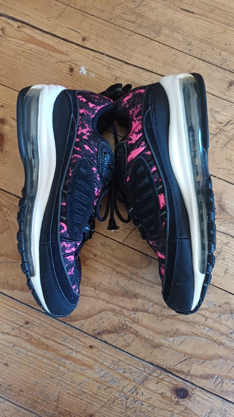 Herrenschuhe: Nike Air Max 98 Pixel Rose – Gebraucht aus Vevey von Veveybien 2