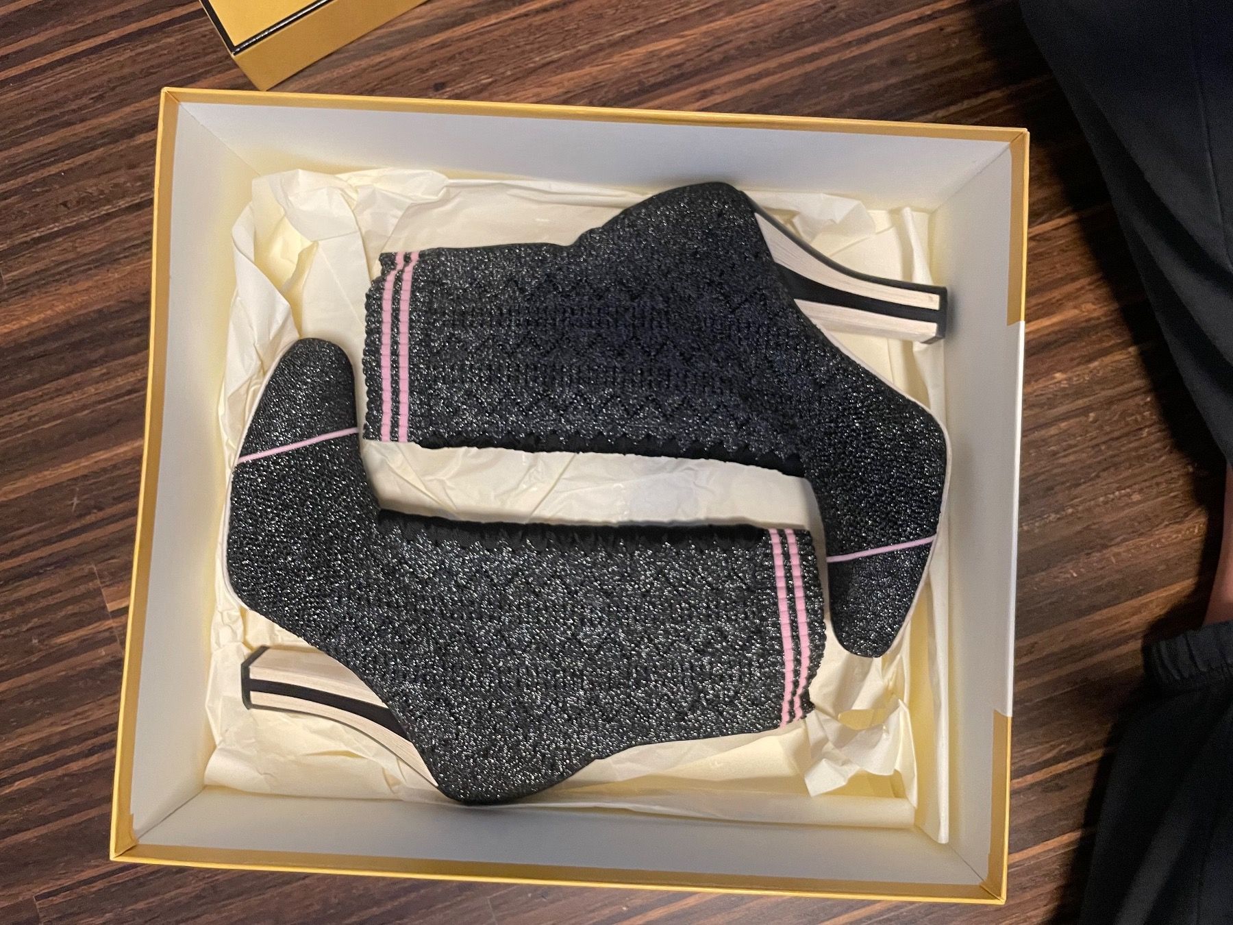 Fendi Scarpe da donna: Fendi - Black Metallic Stretch-knit Booties – Usato da Zollikon venduto da snowflake10- 2