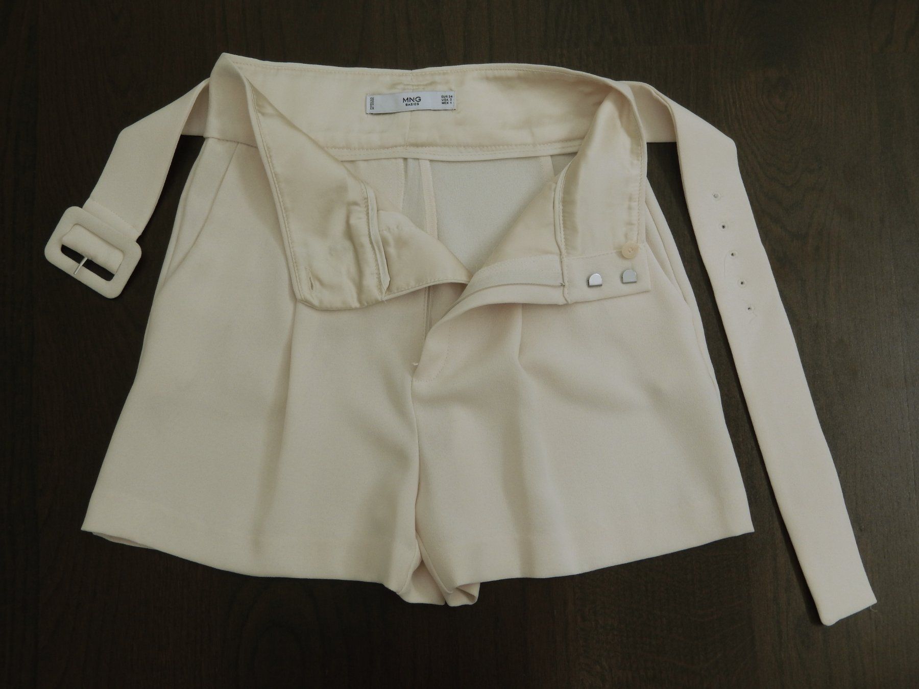 Mango Pantalons: MANGO Shorts mit Gurt Gr. XS – D'occasion à Tuggen par vivira 5