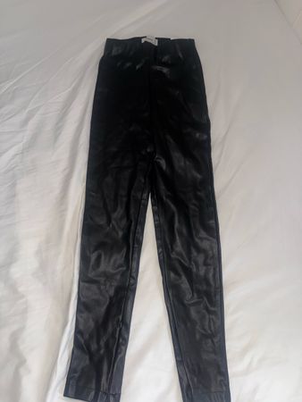 Pull&Bear Kunstleder Leggings, Grösse S