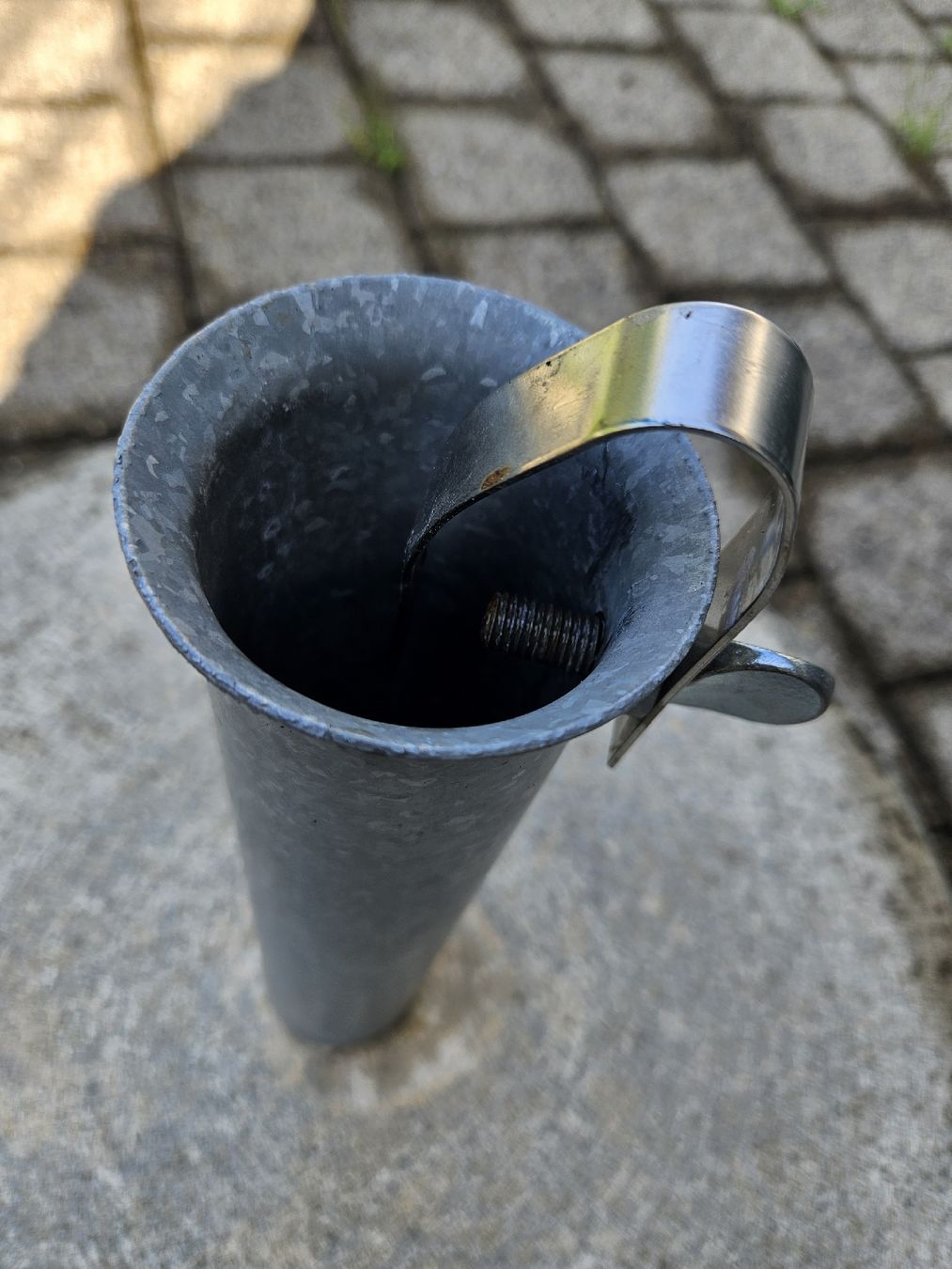 Sonstiges: grosser Sonnenschirmständer Stein Durchmesser 64cm – Gebraucht aus Haslen GL von Sandra40 4