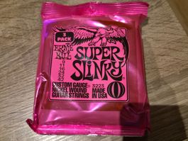 Cordes/Gitarren-Saiten Ernie Ball Super Slinky 9-42 / 3 Pack