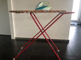 Bügelbrett ohne Bügeleisen
