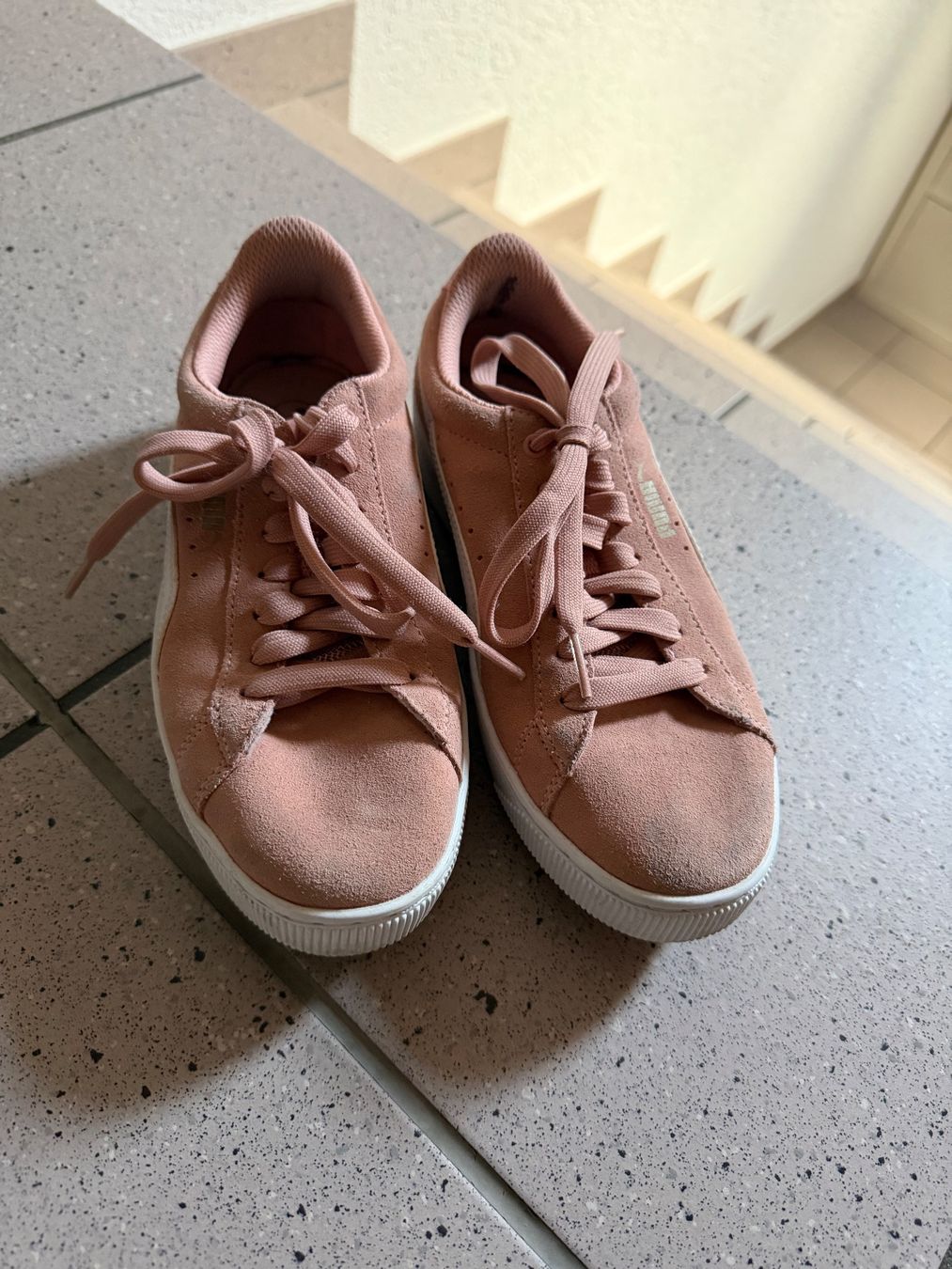Puma Scarpe da donna: Puma Sneaker Wildleder rosa Grösse 36 – Usato da Lupfig venduto da jan_gm2k