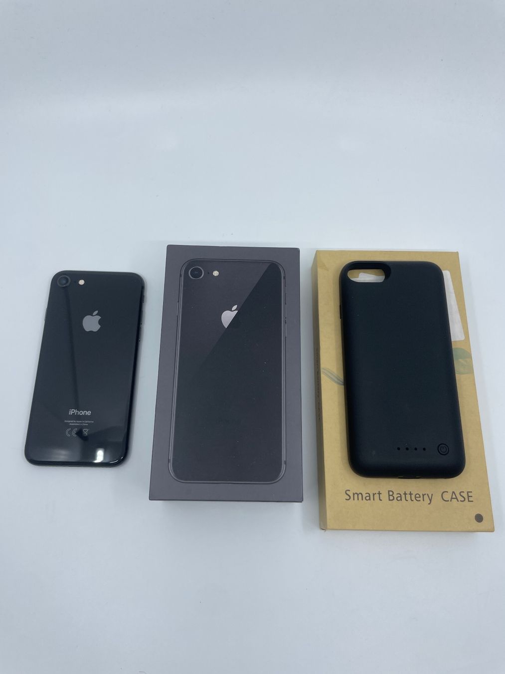 Apple Portables: Apple iPhone 8 64GB Space Grey + Smart Battery – Neuf (Voir description) à Zürich par Waikiki57