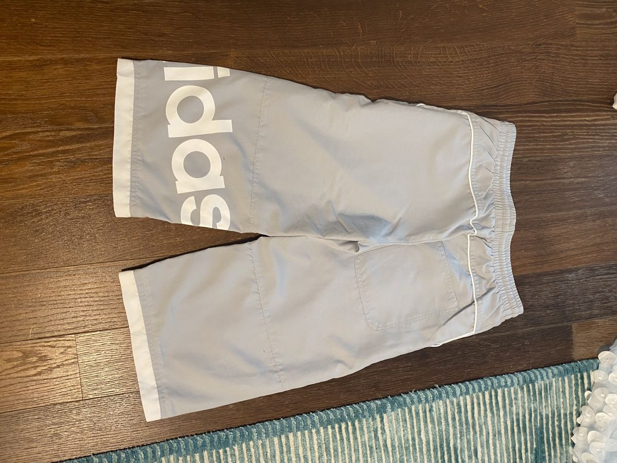 Adidas Pantaloni: Adidas Kinder Bermudas – Usato da Rorschach venduto da lvi_p29s 1