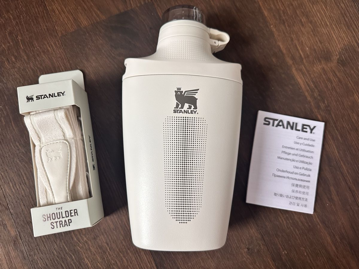 Stanley Borracce & Thermos: Original Stanley Cup Cross Bottle 680ml neu, OVP – Nuovo (secondo la descrizione) da Zollikon venduto da into-the-west 2