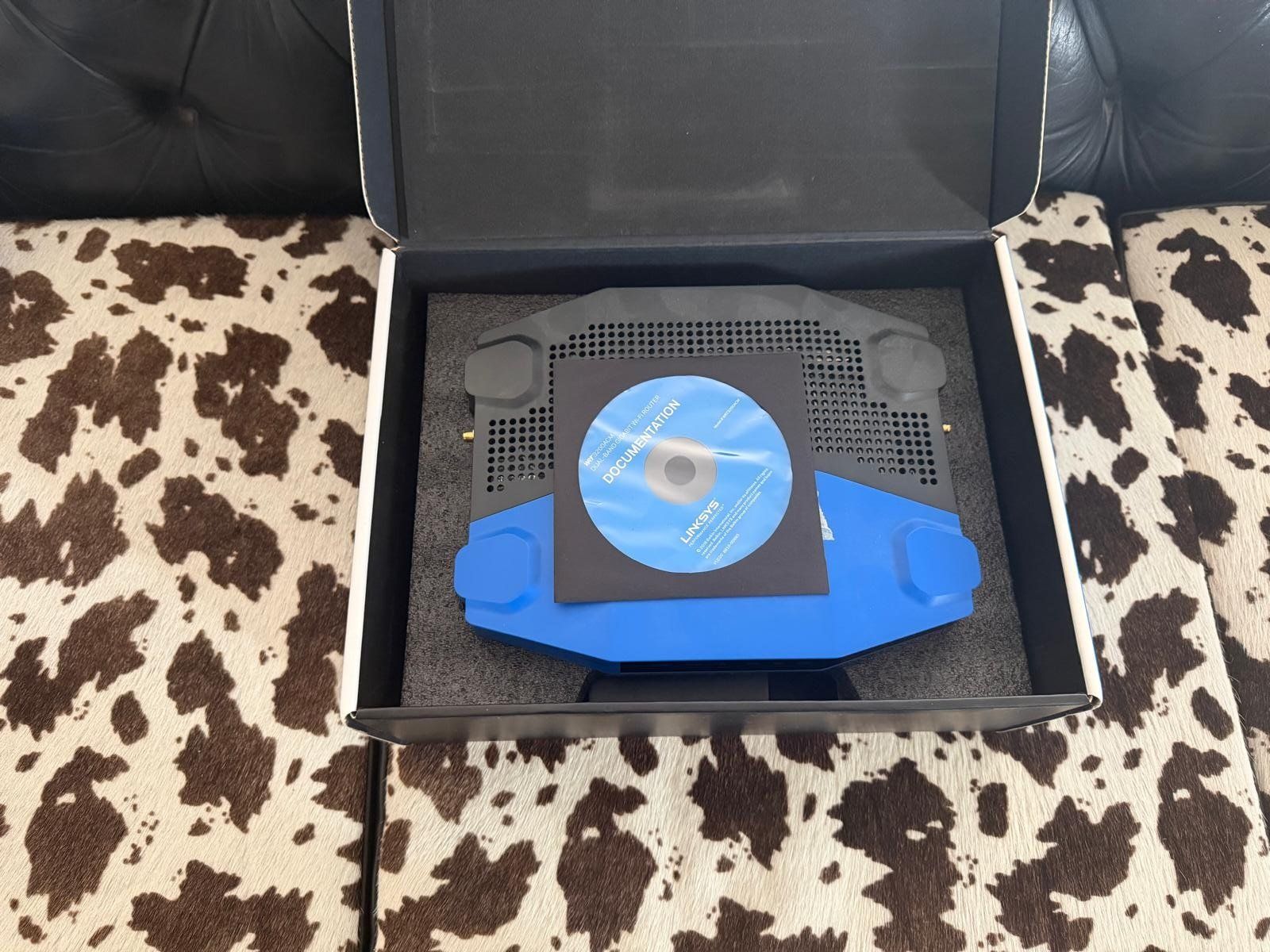 Linksys Modem & Router: REDUCED Router WRT320 ACM + WRT004ANT high gain antenna kit – Nuovo (secondo la descrizione) da Unterägeri venduto da fr4nk18 2