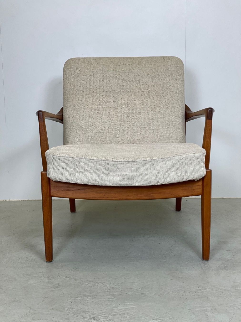 Poltrone: Danish Teak Easy Chairs Kindt Larsen 60s – Usato da Basel venduto da MidMod20C 4