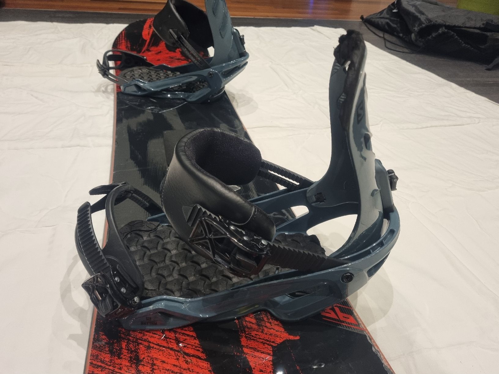 Snowboard Nitro Board: Nitro Pantera 165 Snowboard neue Salomon Bindung Freeride – Usato da Wünnewil venduto da Utan8 3