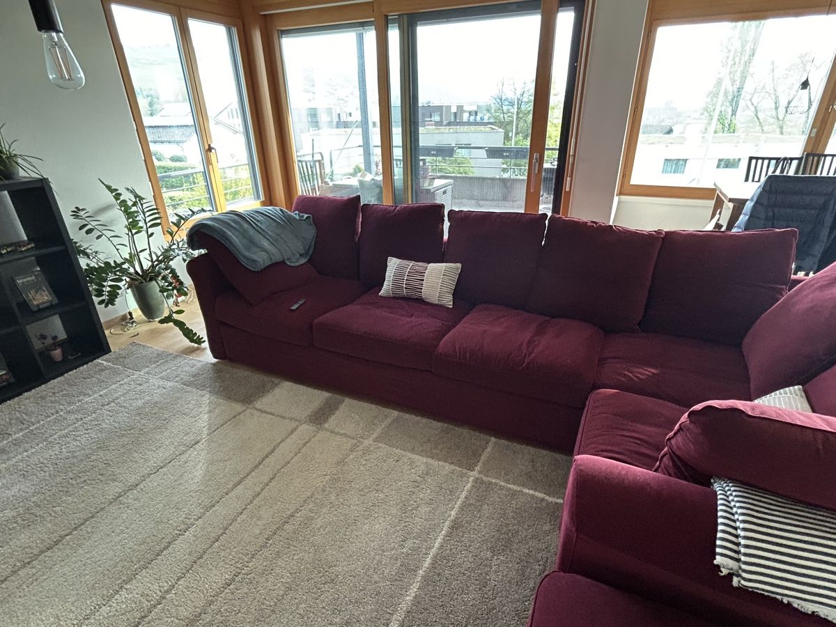 Ikea Divani: IKEA couch , very good conditions , burgundy – Usato da Zug venduto da mic_8hzn 1