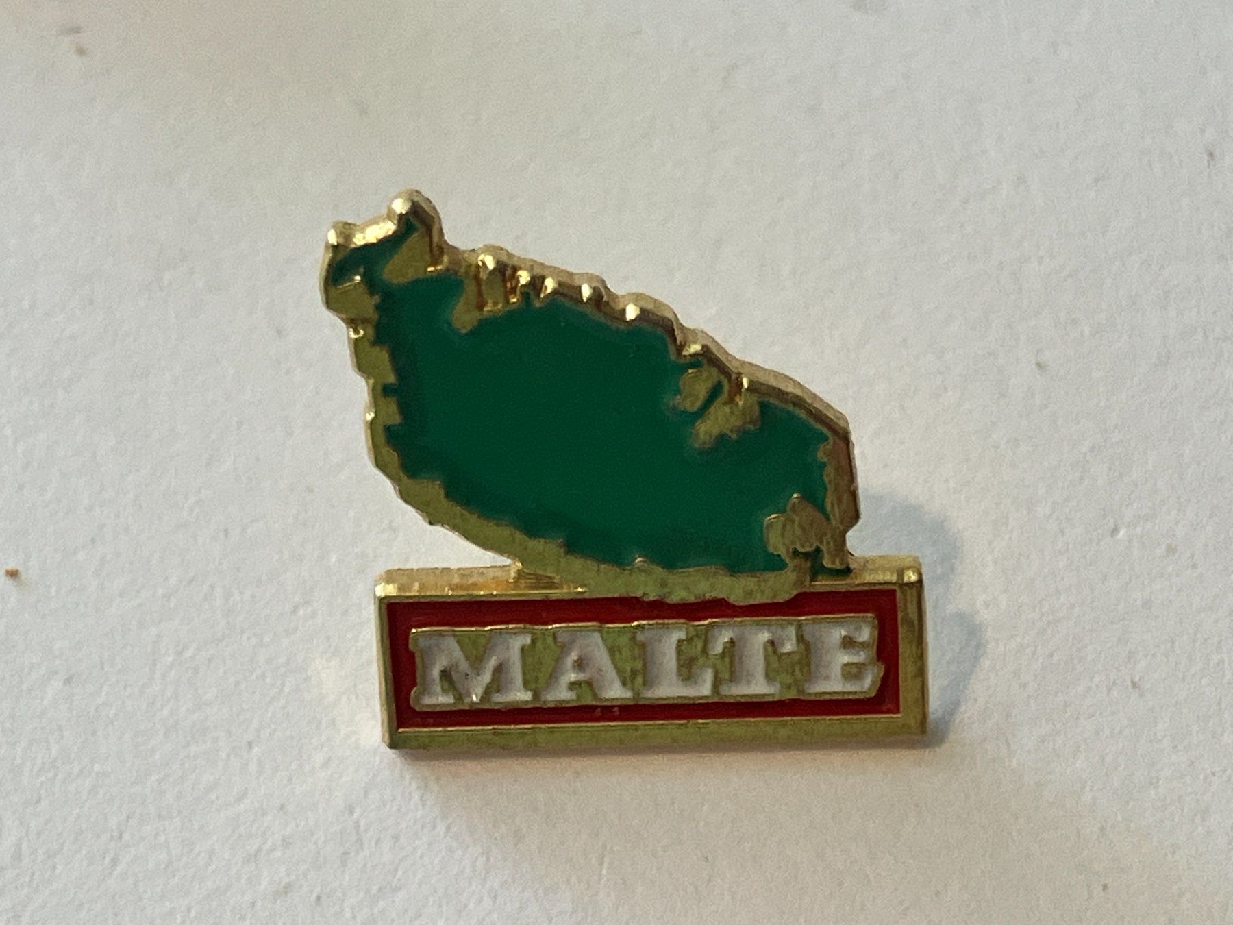 Plaketten & Abzeichen: 1 Pin Malte – Gebraucht aus Basel von djwwpp