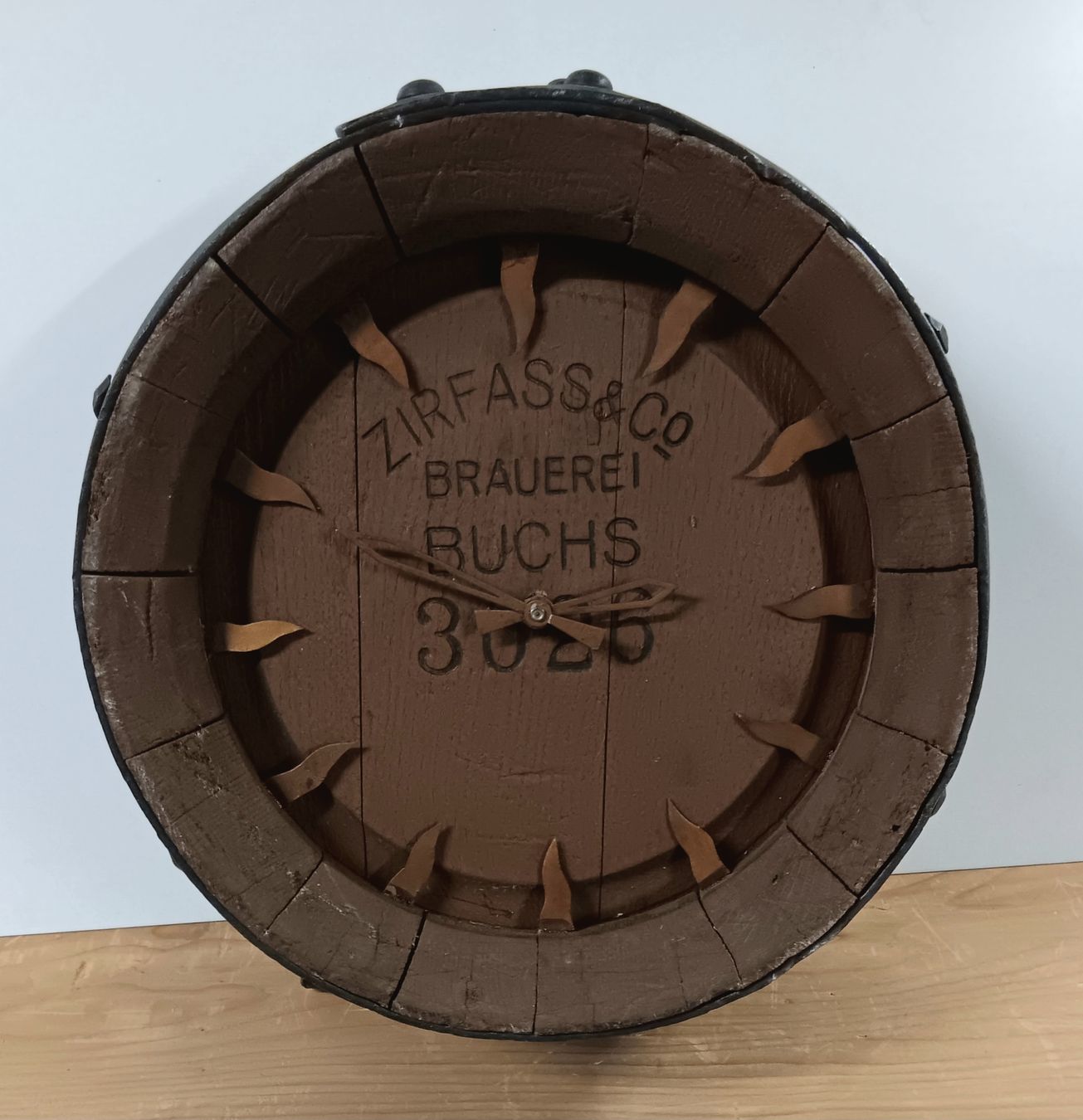 Orologi: Bierfass Uhr Brauerei Zirfass Buchs – Difettoso da Lichtensteig venduto da B-B-Bier 1
