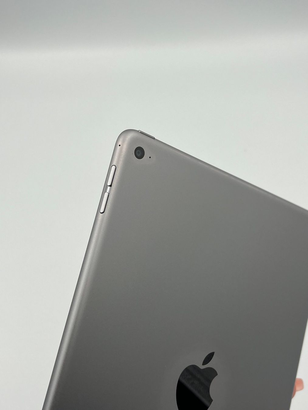 Apple Tablet PC: iPad Air 2 – Usato da Basel venduto da Xani 3