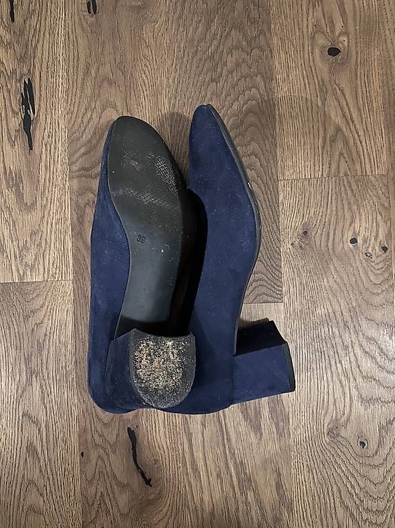 Scarpe da donna: Pumps dunkelblau Wildleder Grösse 39 – Usato da Zürich venduto da kat_tl7x 1
