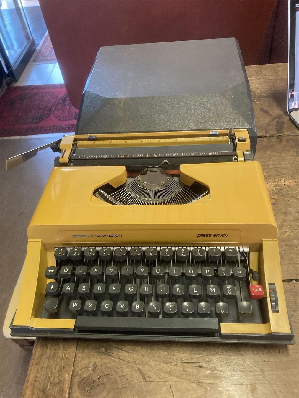 Remington Schreibmaschinen: Sperry Remington Schreibmaschine – Gebraucht aus Bern von Jwpm66