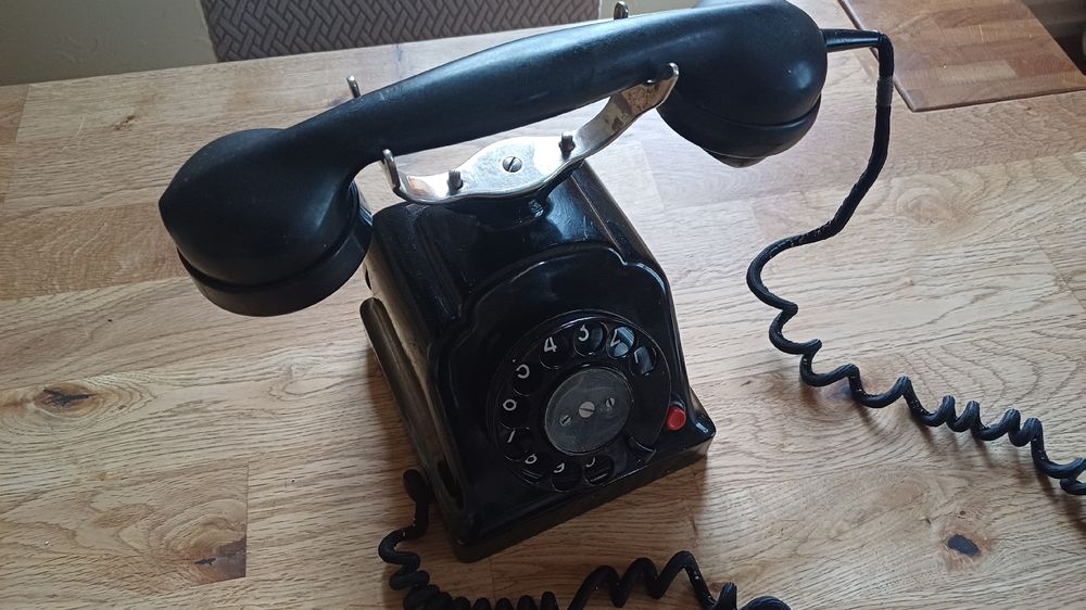 Antikes Telefon 3