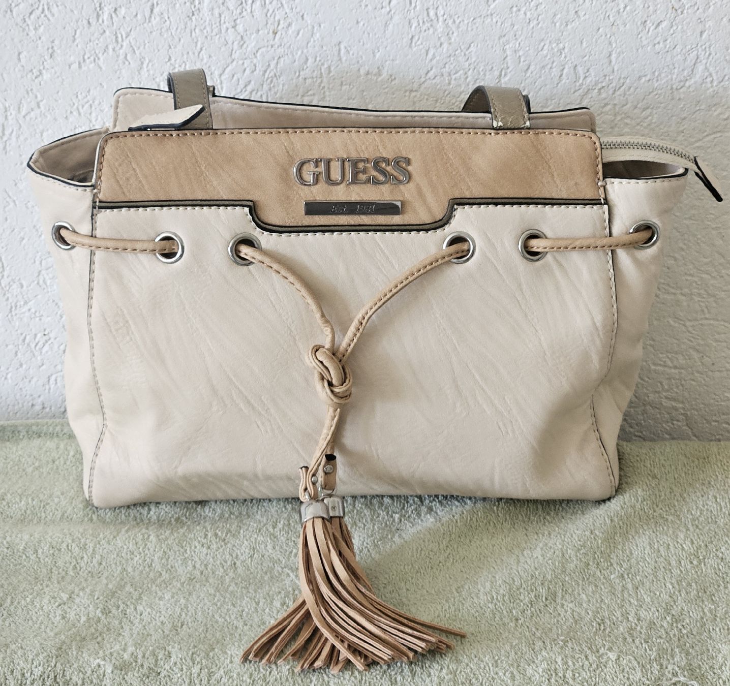 Guess Borse da donna: kleine GUESS-Tasche – Usato da Unterkulm venduto da Beljasch