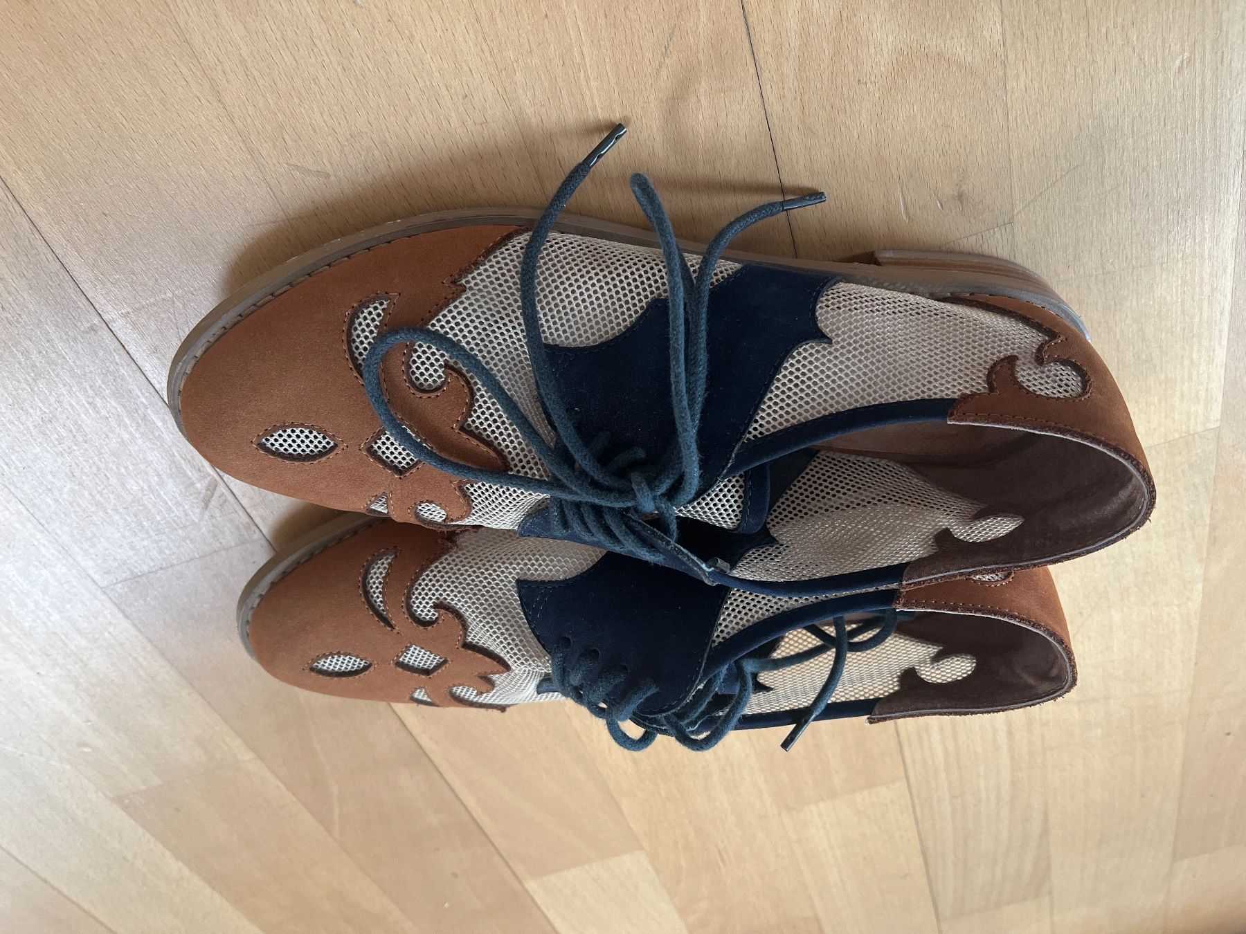 Scarpe da donna: Modische Schnürschuhe Gr. 37 – Usato da Zürich venduto da laudomai 1