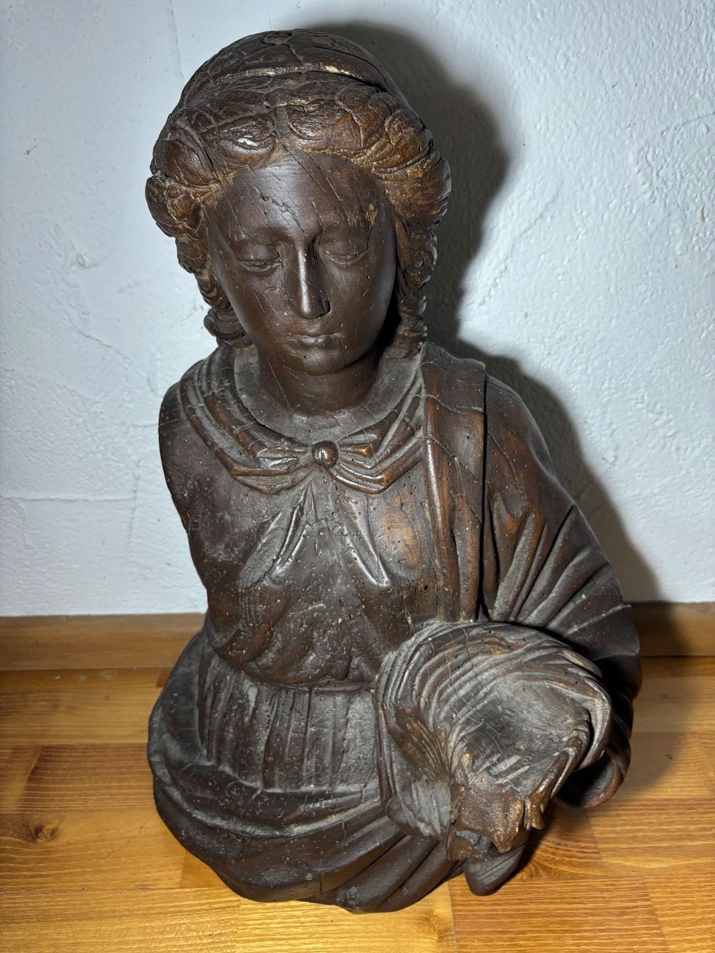Sculture & Statue: Madonna geschnitzte Frauenfigur Holz antik – Usato da Hinwil venduto da DaniBachman