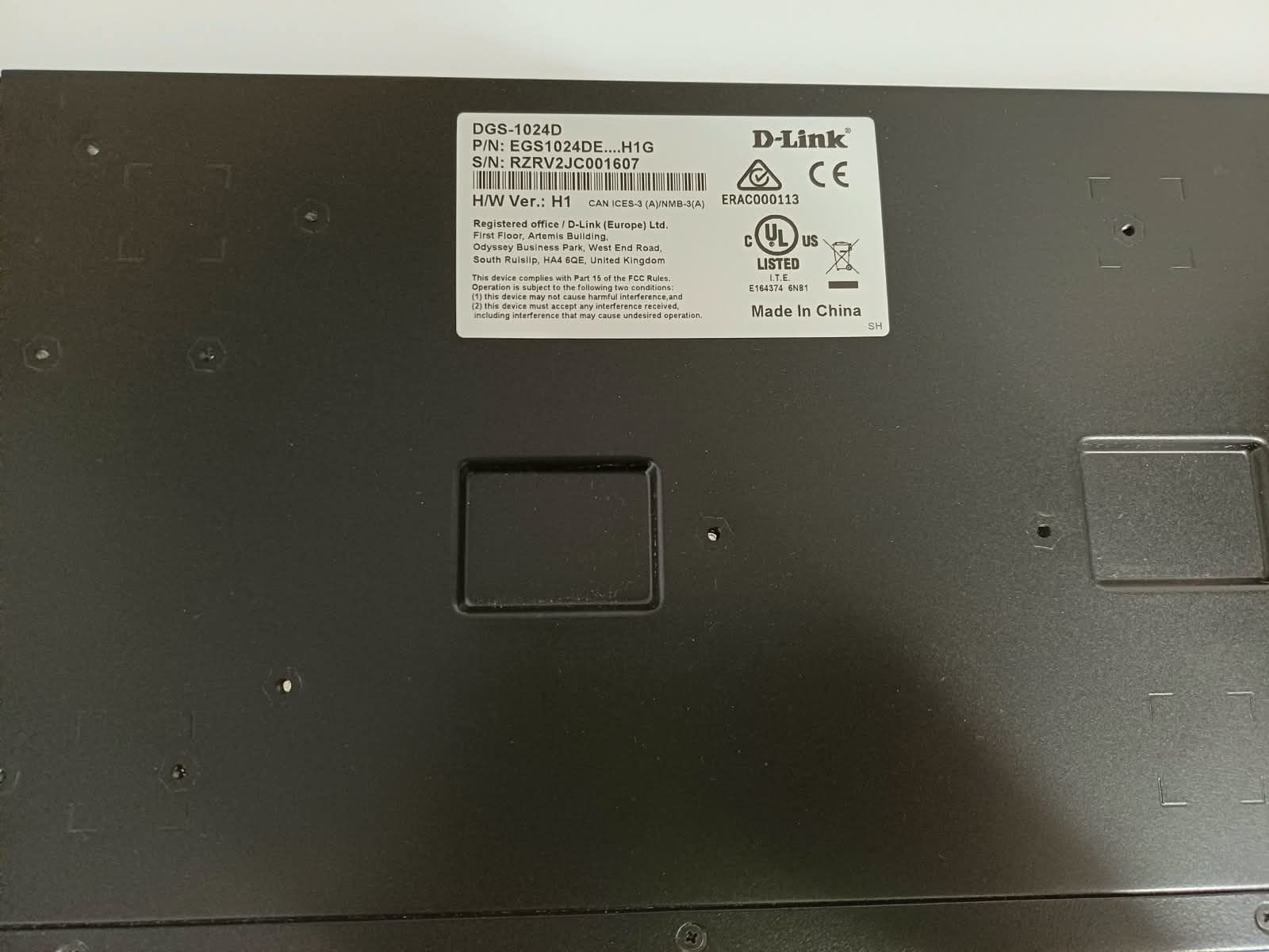 Dlink Hub & Switch: Switch D-Link DGS-1024D-24 ports – Usato da St-Imier venduto da Yves-Astria 4