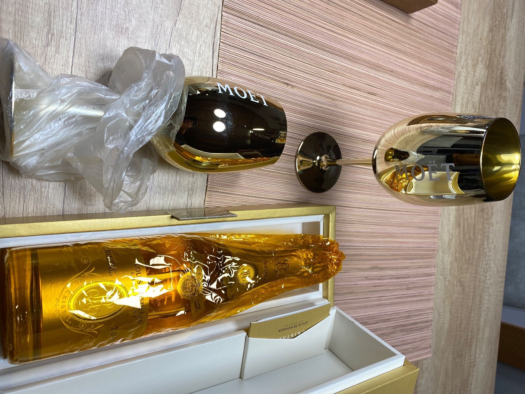 Louis Roederer Bevande alcoliche: CRISTAL LOUIS ROEDERER 2002 Mit 2 Gläser – Nuovo e nell'imballaggio originale da bütschwil venduto da dd03 7