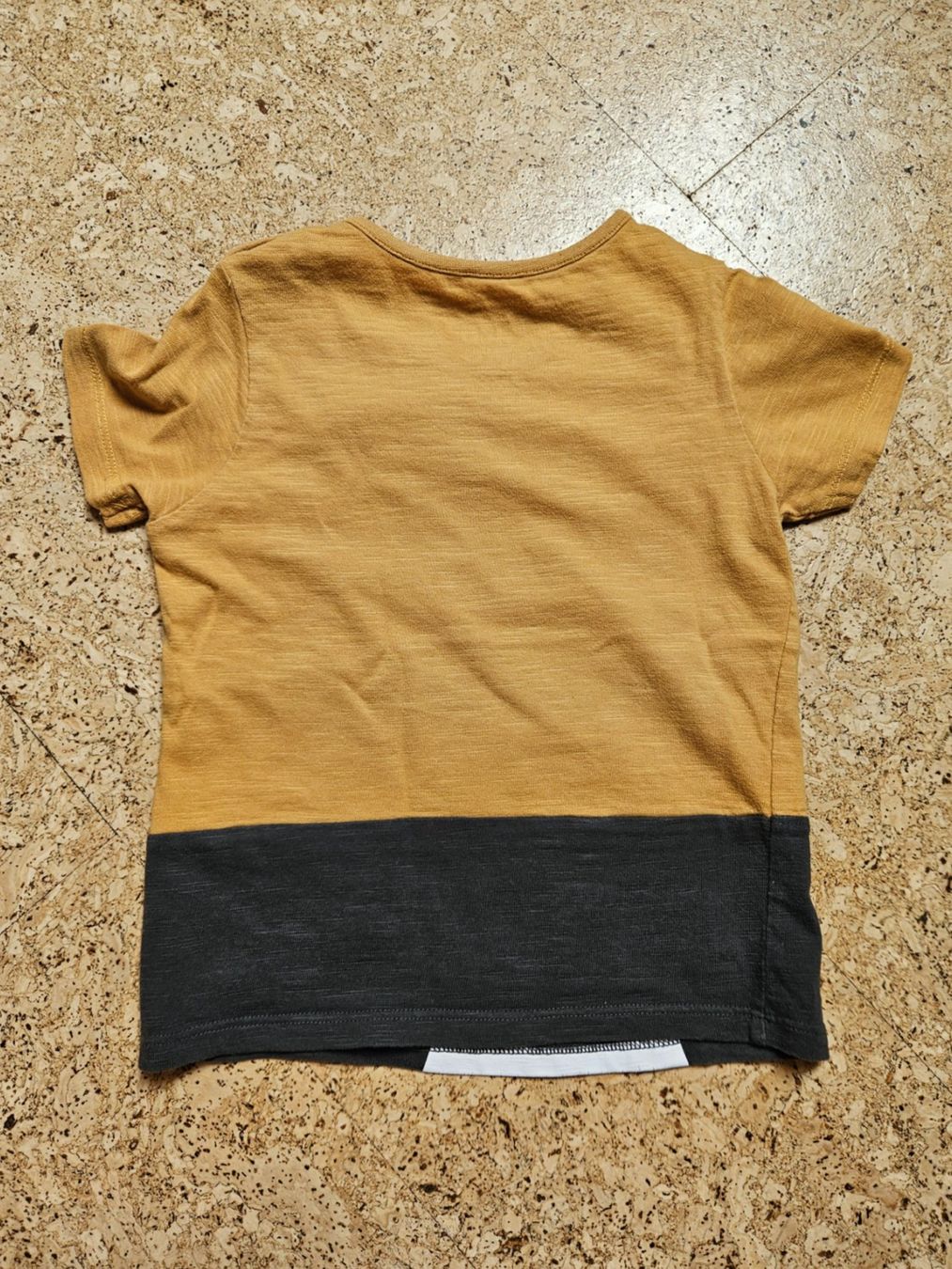 Hemden, T-Shirts & Polos: T-Shirt Gr. 86/92 – Gebraucht aus Worb von jun_fj8w 1