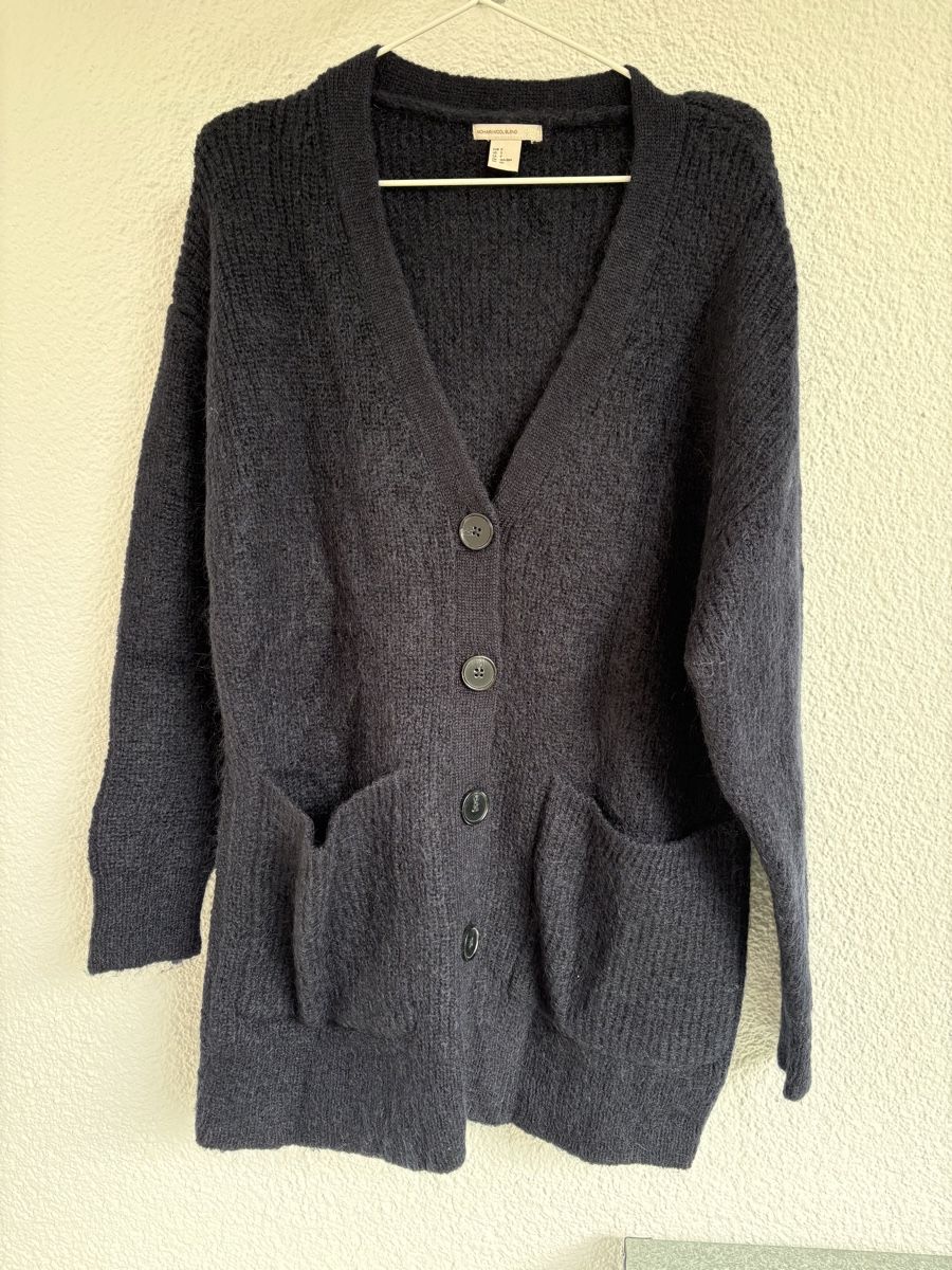 H&M Pullover & Sweatshirts: Dunkelblauer Cardigan | H&M – Gebraucht aus Zürich von selii