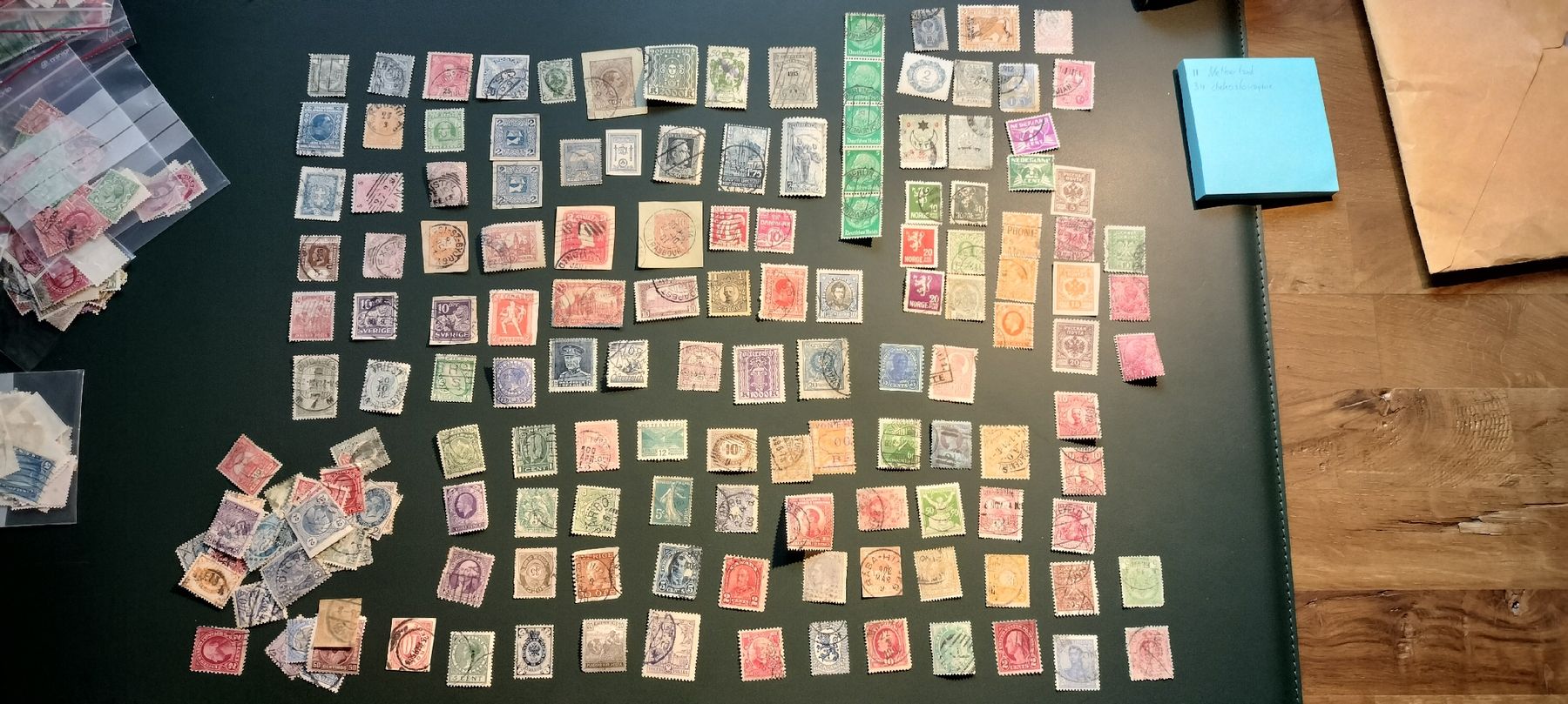 Tutti i francobolli: +2000 timbres max 1950 de 40 pays – Usato da Leytron venduto da jer_gq8p