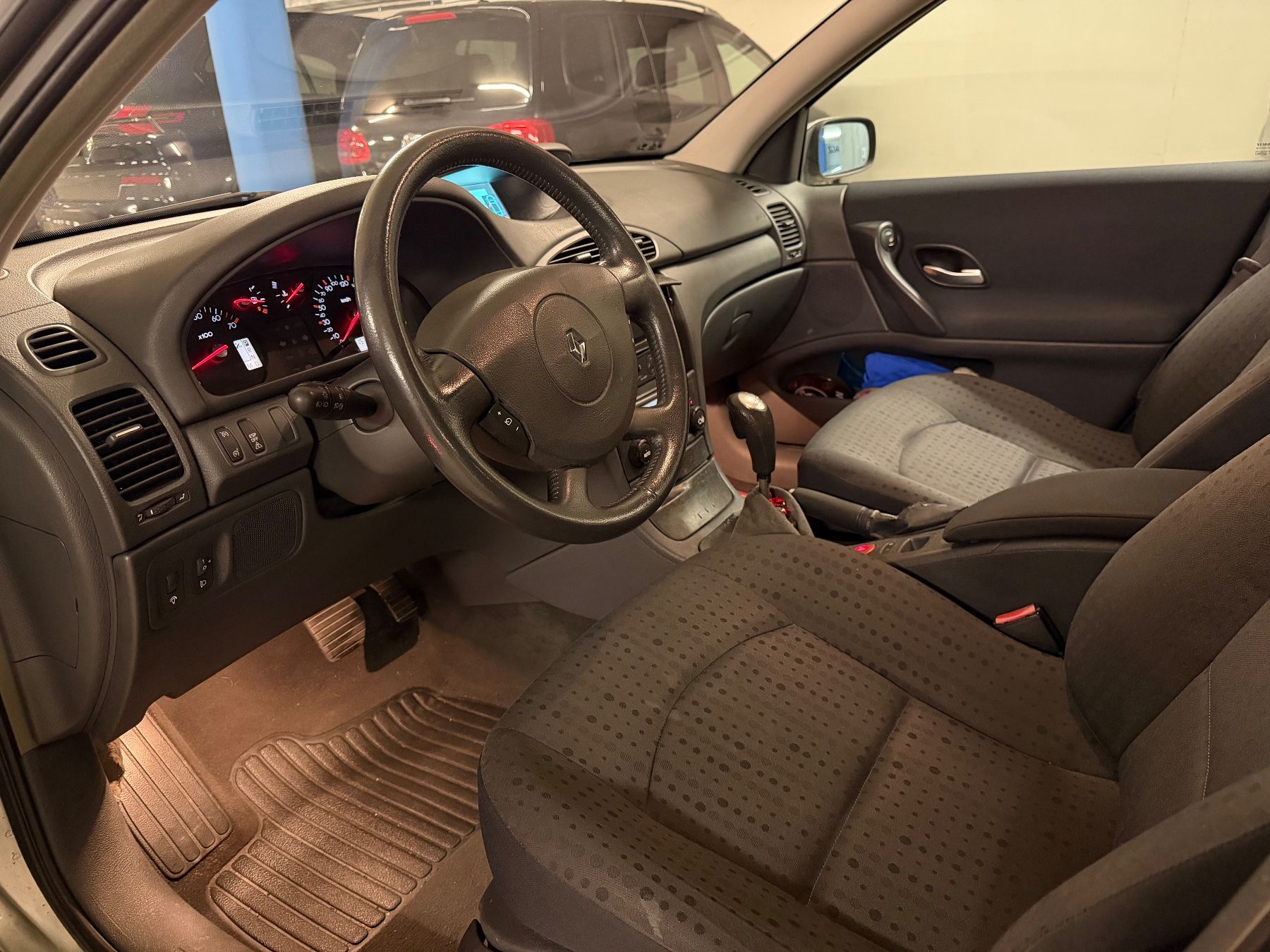Renault Automobili: Renault Laguna 2.0 ab 1 CHF ! – Usato da Glattfelden venduto da arm_66qw 4