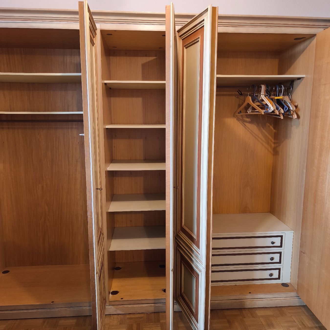 Armadi: Kleider Schrank – Usato da Goldach venduto da Stalwart 1