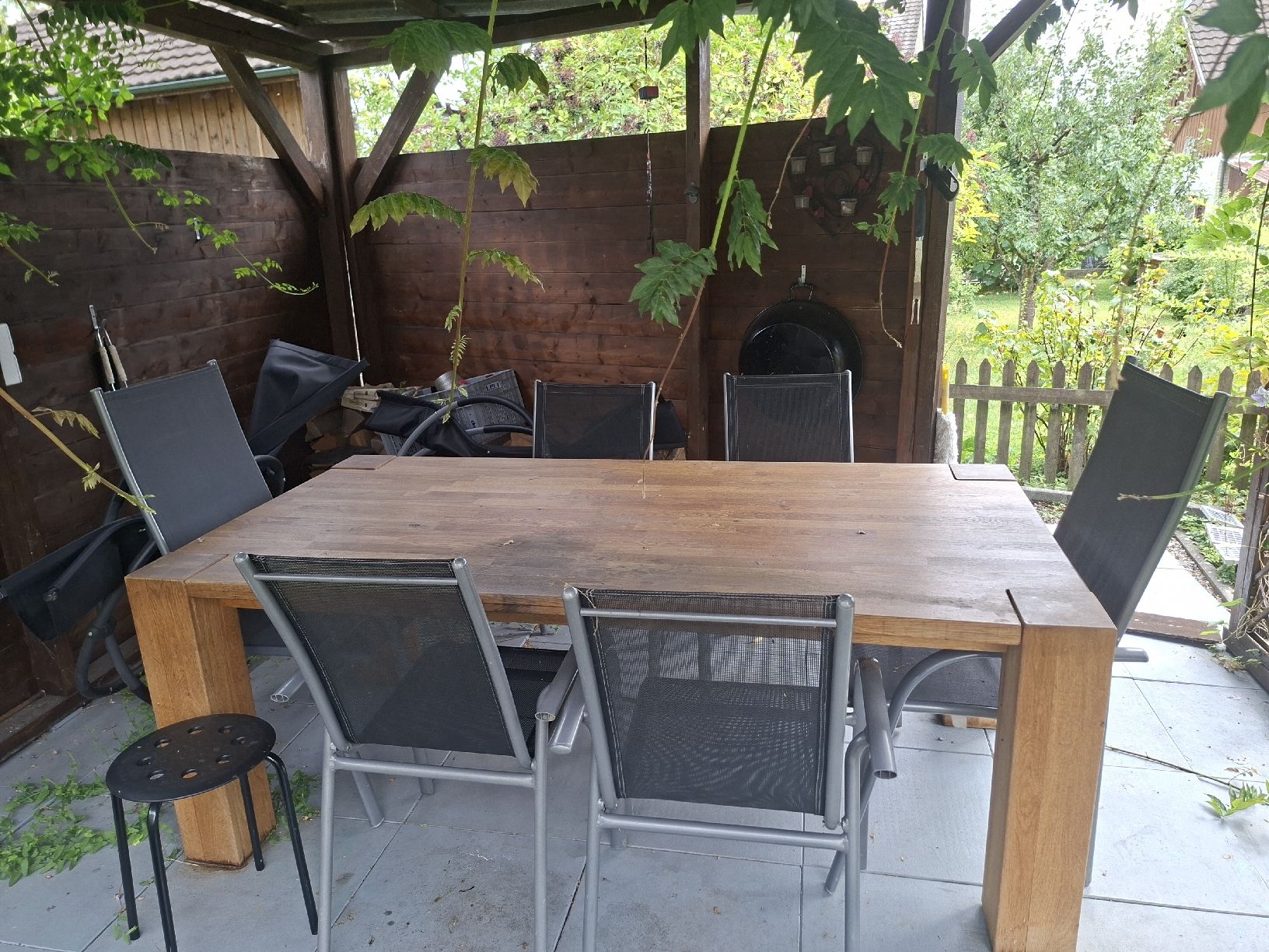 Tavoli: Gartentisch Holz mit 6 Stühlen Gebraucht – Usato da Romanshorn venduto da Luette19