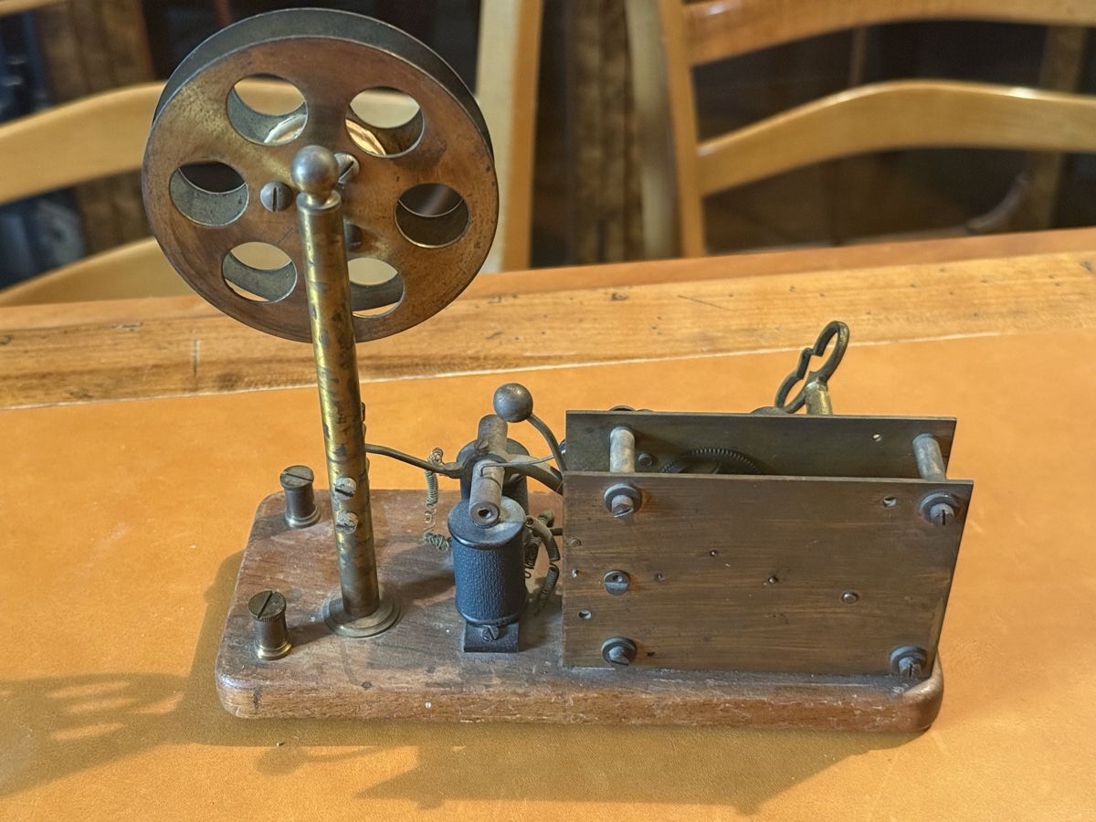 Telefoni: Ancien télégraphe en laiton – Usato da Sierre venduto da OCNL 3