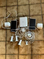 Arlo Pro 3 Set: 2 Kameras + 2 Solar-Ladegeräte + Smart Hub 