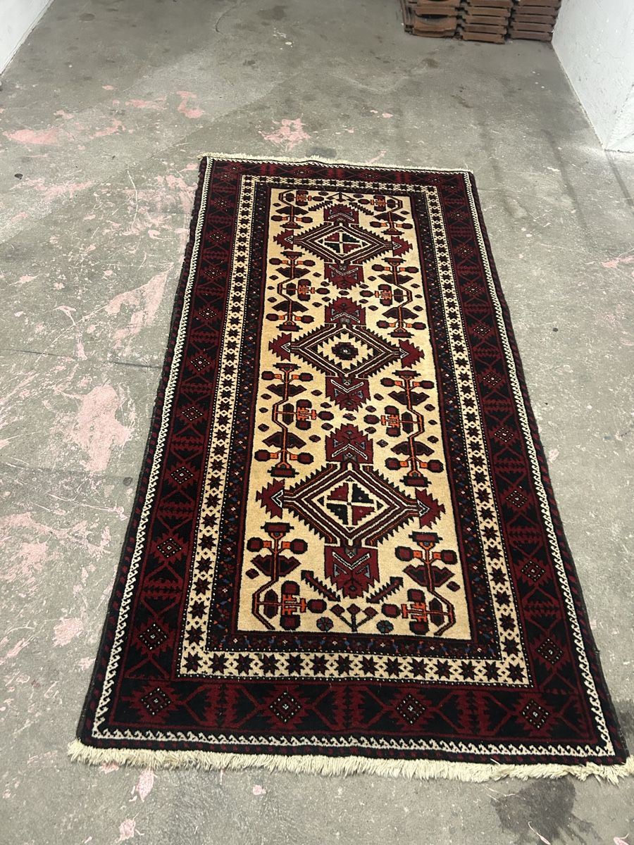Tappeti: Teppich  – Usato da Basel venduto da Krisztina.na
