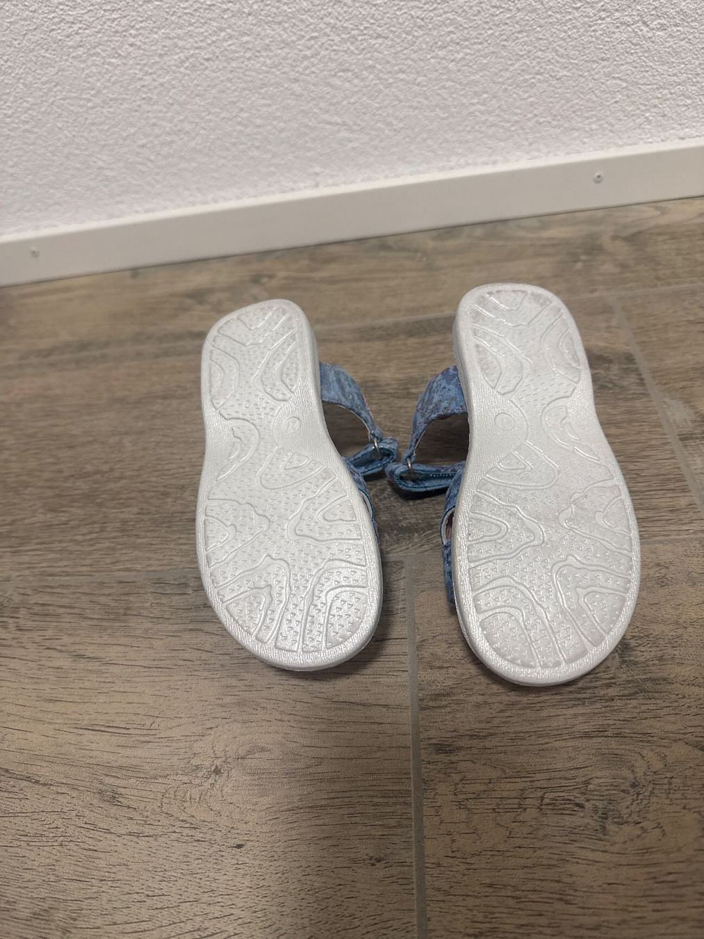 Tom Tailor Scarpe per ragazze: Neue Mädchen-Sandalen von Tom Tailor, Gr. 27 – Nuovo (secondo la descrizione) da Affeltrangen venduto da arack28 1