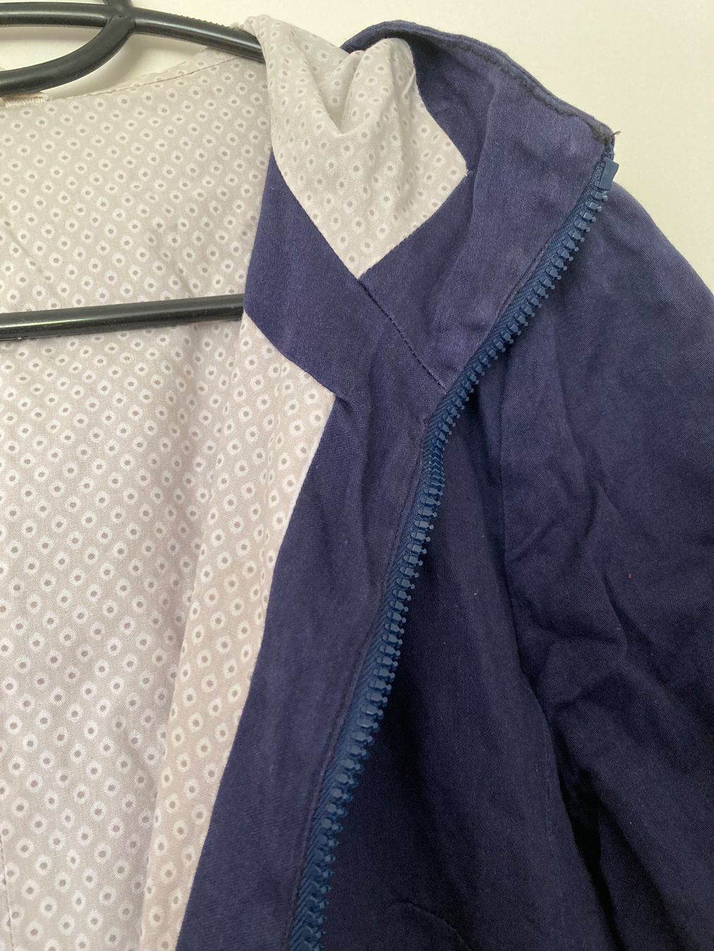 Jacken: Stoffjacke mit Kapuze, leicht und bequem – Gebraucht aus Menziken von Ale.burri 3